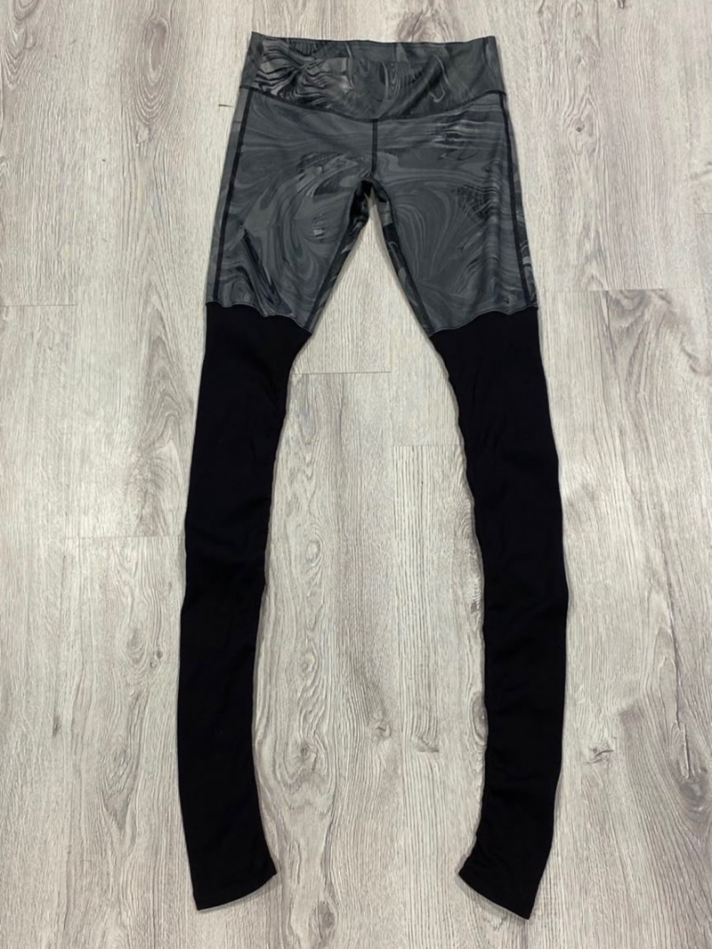 Alo Yoga Goddess Leggings Marbled Gray & Black Size S